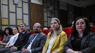 Çankaya Belediyesi Aşık Veysel Engelsiz Yaşam Merkezinde eğitim alan gençler,