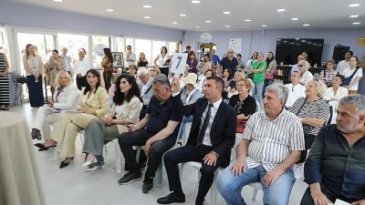 Gün boyu süren etkinlikte müzayede, mezat, halk dansları gösterisi, koro