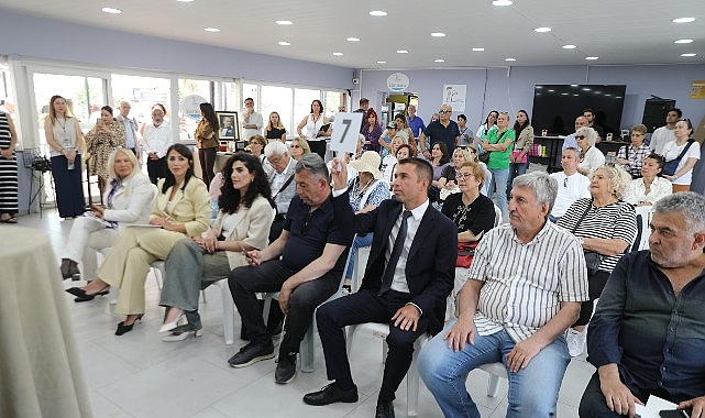 Gün boyu süren etkinlikte müzayede, mezat, halk dansları gösterisi, koro