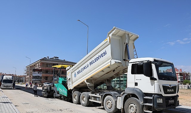 Selçuklu’da Asfalt Sezonu Başladı Selçuklu Belediyesi alt yapı çalışmalarını fiziki belediyecilik anlayışıyla güçlendirmeye devam
