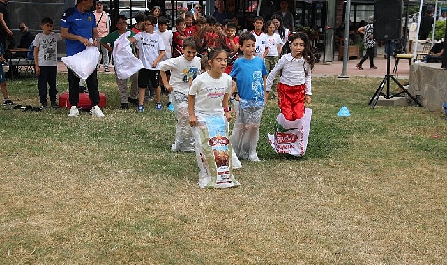 Sığacık’ta 19 Mayıs’a yakışan çoşku Seferihisar Belediyesi tarafından 19 Mayıs Atatürk’ü Anma, Gençlik ve Spor