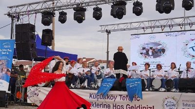 Ayvalık’ta düzenlenen Teferiç Şenlikleri, konserlerden halk oyunlarına, kültürel etkinliklerden uluslararası