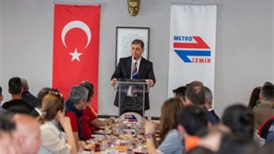 İzmir Büyükşehir Belediye Başkanı Dr. Cemil Tugay, mesaiye İzmir Metrosu’nun