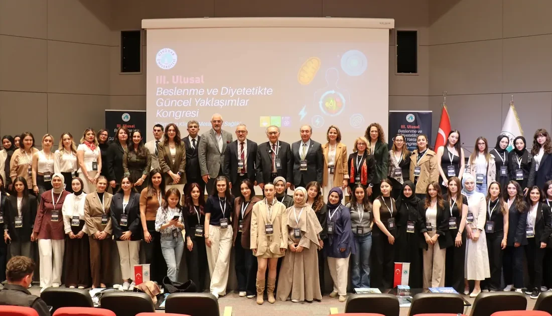 Üsküdar Üniversitesi ev sahipliğinde düzenlenen "III. Ulusal Beslenme ve Diyetetikte