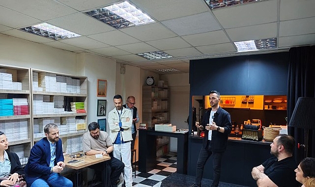 Yönetmen ve yazar Caner Kaldı’nın ilk romanı “Bir Evliliğin Ölüm