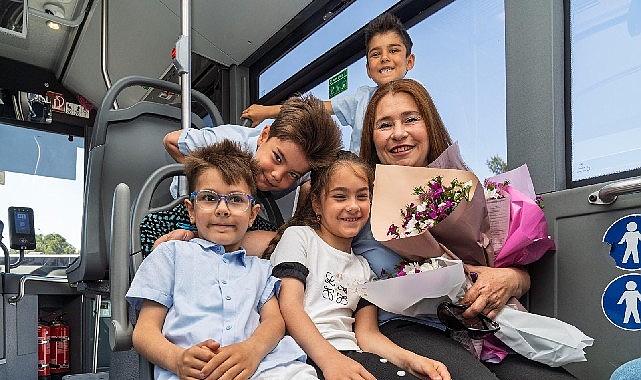 İzmir’de Büyükşehir Belediyesi ESHOT Genel Müdürlüğü’nde otobüs şoförlüğü yapan Zerrin