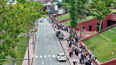 Kocaeli’nin yeni vitrini Körfez Aqua Kıtalar Akvaryumu, açılışının ilk iki