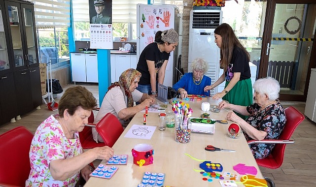 Antalya Büyükşehir Belediyesi bünyesinde hizmet veren Alzheimer Hasta ve Hasta