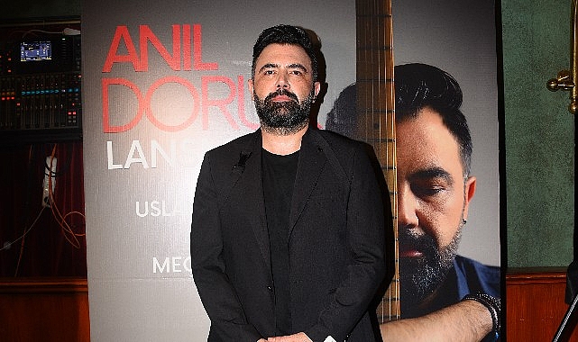"Anıl Doruk, Uslanmam ve Meçhul şarkılarının lansmanını gerçekleştirdi."