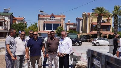 Ayvalık Belediyesi, kent genelinde başlattığı yol yapım ve yenileme çalışmalarını