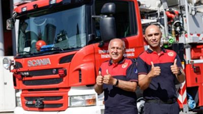 İzmir İtfaiyesi’nde 33 yıldır görev yapan Haki Arduç’un meslek sevgisi