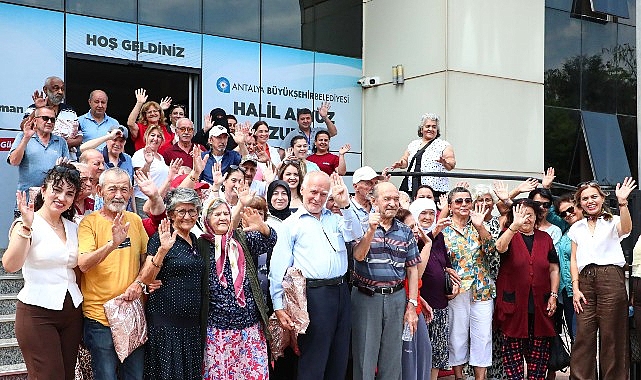Antalya Büyükşehir Belediyesi Kadın Danışma Merkezi’nde görev yapan kadınlar, Babalar