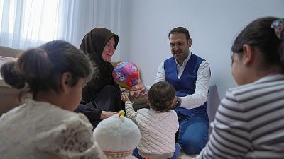 Cumhurbaşkanı Recep Tayyip Erdoğan’ın elinden Fedakarlık ve Vefa Ödülü'nü alan üç