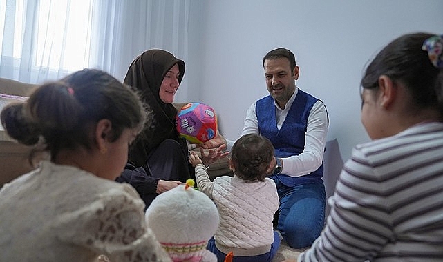 Cumhurbaşkanı Recep Tayyip Erdoğan’ın elinden Fedakarlık ve Vefa Ödülü'nü alan üç