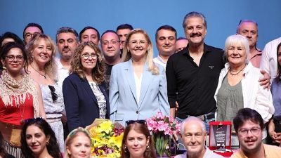 Bakırköy Belediye Tiyatroları (BBT), 35. yıl lansman toplantısında hem geride