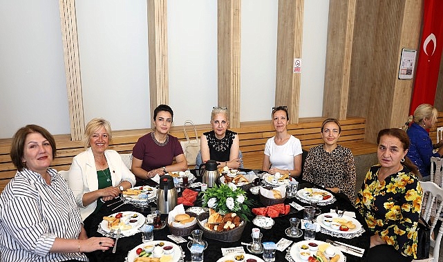 Osmangazi Belediye Başkanı Erkan Aydın, mahalle muhtarlarıyla düzenlenen “Ortak Akıl