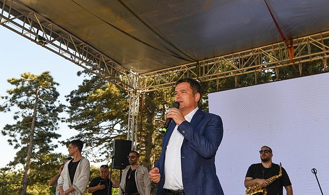 Osmangazi Belediye Başkanı Erkan Aydın, Rumeli Dernekleri Federasyonu (RUMELİFED) tarafından