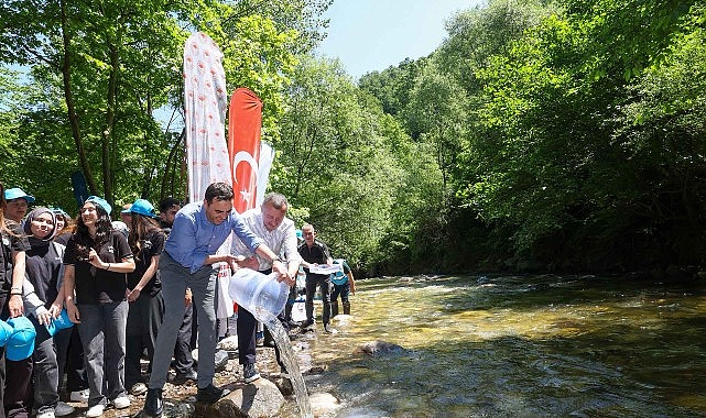 Başkan Büyükakın: “Doğadan aldığımızı doğaya bırakıyoruz” Kocaeli Büyükşehir Belediyesi, son 2 yılda 16 bin adet balık