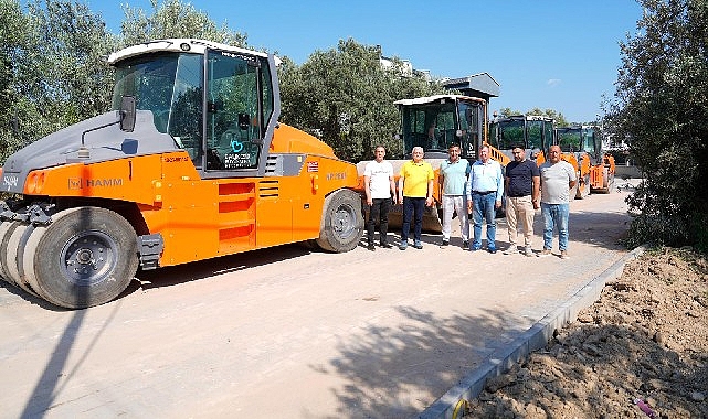 Burhaniye Belediye Başkanı Ali Kemal Deveciler, Belediye Başkan Yardımcısı Ahmet