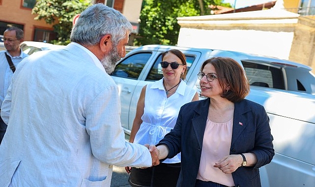 Maltepe Belediye Başkanı Mimar Esin Köymen, Yalı Mahallesi’nde halkla bir