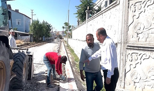 Çumra Belediye Başkanı Mehmet Aydın, ilçenin farklı mahallelerinde yürütülen altyapı,