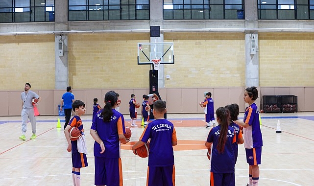 Başkan Pekyatırmacı’dan Selçuklu Sporcu Seçme ve Yetiştirme Merkezi’ne Ziyaret Selçuklu Belediyesi tarafından yetenekli çocukların erken yaşta keşfedilmesi ve yetiştirilmesi