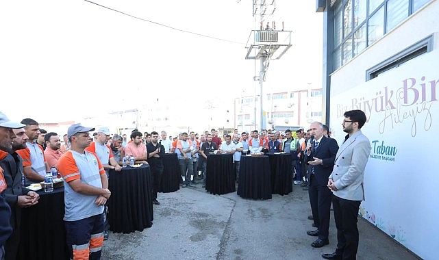İnegöl Belediye Başkanı Alper Taban, temizlik işleri şantiyesinde Temizlik İşleri