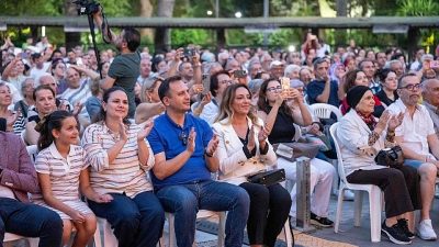 Bornova Belediyesi tarafından geleneksel hale getirilen Halk Dansları Festivali, bu