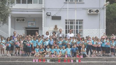Bornova Belediye Başkanı Ömer Eşki, çocuklara erken yaşta doğa sevgisi