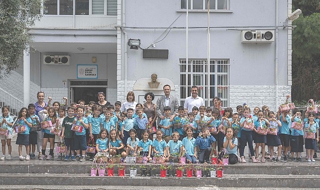 Bornova Belediye Başkanı Ömer Eşki, çocuklara erken yaşta doğa sevgisi