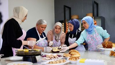Buca Belediyesi’nin Halk Eğitimi Merkezi iş birliğiyle düzenlediği aşçılık ve