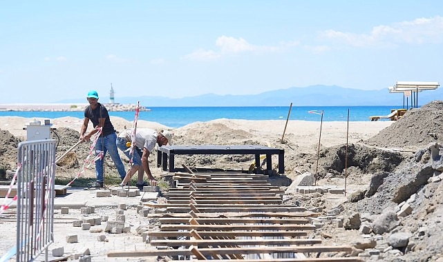 Burhaniye Belediyesi Fen İşleri Müdürlüğü ekipleri, ilçe genelinde bakım, onarım