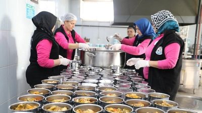 Burhaniye Belediyesi, sosyal belediyecilik anlayışı doğrultusunda yürüttüğü çalışmalarla ihtiyaç sahibi
