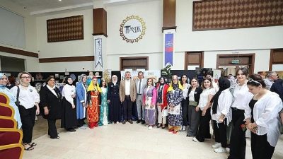 Kocaeli Büyükşehir Belediye Başkanı Tahir Büyükakın, KO-MEK Karamürsel ilçe sergisinde