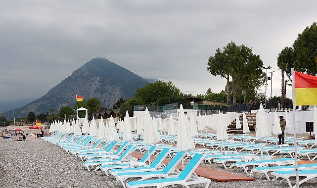 Antalya Büyükşehir Belediyesi, halkın kullanabileceği yeni bir plajı daha hizmete