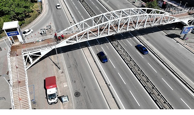 Kocaeli Büyükşehir Belediyesi’ne bağlı A Takımı ekipleri, yazın kavurucu sıcaklarına