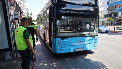 Antalya Büyükşehir Belediyesi, yaz aylarında vatandaşların toplu ulaşımda konforlu yolculuk