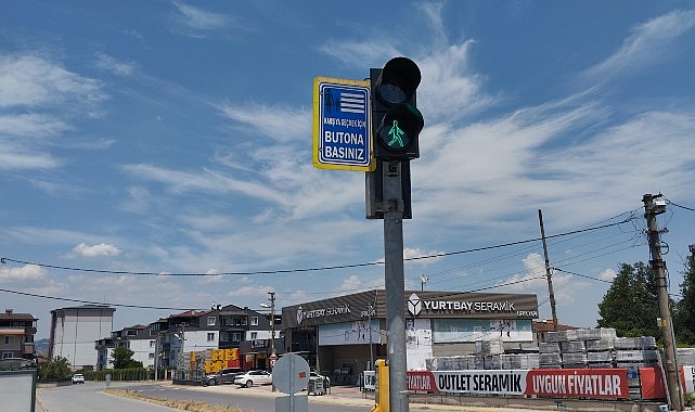 Kocaeli Büyükşehir Belediyesi ekipleri, kent genelinde bulunan 269 sinyalizasyon kavşağında