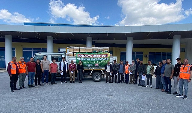 Büyükşehir’in arı kovanı destekleri devam ediyor Antalya Büyükşehir Belediyesi; Akseki’den sonra Serik, Kumluca ve Demre ilçelerinde