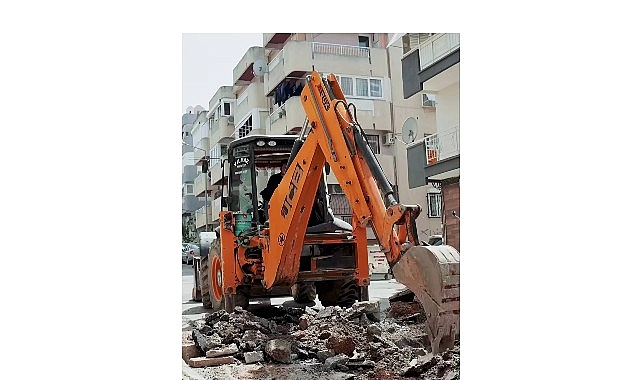 Çamlıca Sokak’ta yol yenileme ve altyapı çalışmaları hız kesmeden sürüyor Balçova Belediyesi, ilçe genelinde başlattığı 3. etap asfaltlama çalışmaları kapsamında
