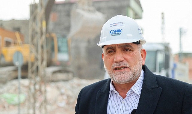 Canik Belediye Başkanı İbrahim Sandıkçı, Soğuksu Mahallesi'nde sürdürdükleri kentsel dönüşüm