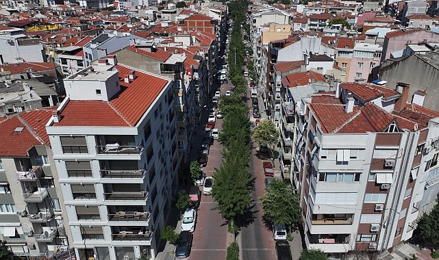 Manisa Büyükşehir Belediyesi, Şehzadeler ilçesindeki Çarşı Bulvarı’nı modern sıcak asfalt
