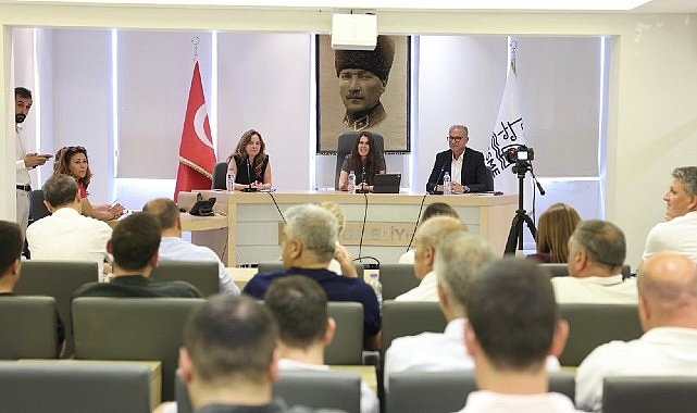 Çeşme Belediye Meclisi’nden yaz sezonu kararı: İnşaat yasağı 15 Haziran’da başlıyor Çeşme Belediyesi Haziran Ayı Olağan Meclis Toplantısı gerçekleştirildi. Toplantıda, yaz