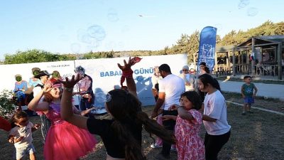 Çeşme Belediyesi, ilçe genelinde ulaşım altyapısını güçlendirmeye yönelik çalışmalarını sürdürüyor.