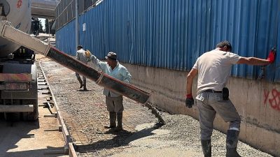 Üstyapı çalışmalarıyla vatandaşların ulaşım konforunu artıran Kocaeli Büyükşehir Belediyesi, kent