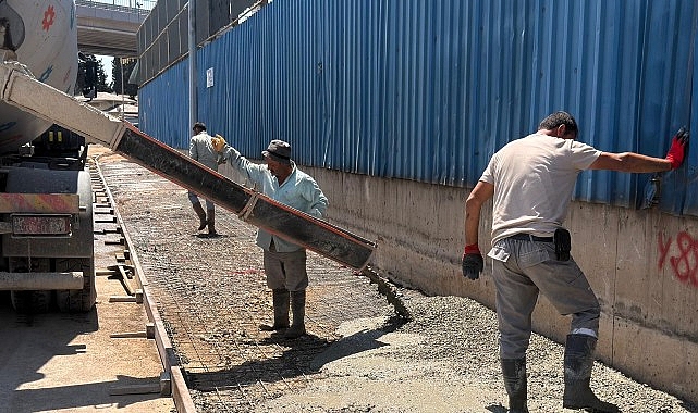 Üstyapı çalışmalarıyla vatandaşların ulaşım konforunu artıran Kocaeli Büyükşehir Belediyesi, kent