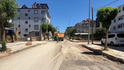 Kocaeli Büyükşehir Belediyesi, altyapı çalışmaları sonrası zarar gören yollarda üstyapı