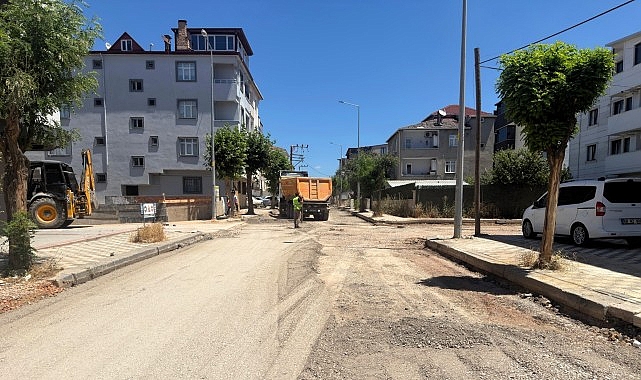 Kocaeli Büyükşehir Belediyesi, altyapı çalışmaları sonrası zarar gören yollarda üstyapı