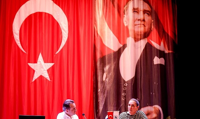 Dokuz Eylül Üniversitesi, alanında uzman isimleri akademi dünyasıyla buluşturmaya devam