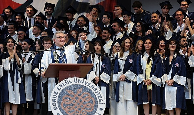 DEÜ Tıp Fakültesi’nde 48. Dönem Mezuniyet Coşkusu Yaşandı Türkiye'nin sağlık alanındaki köklü eğitim kurumlarından biri olan DEÜ Tıp